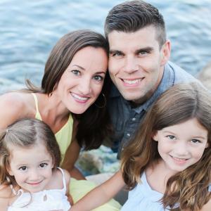 Sue Thompson @ReachingHappy and family